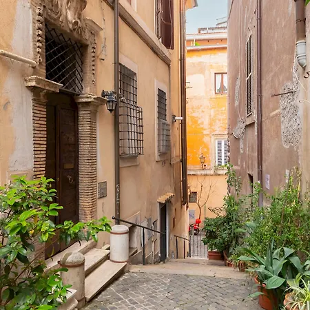 Casa Makam 4, Emma * 로마